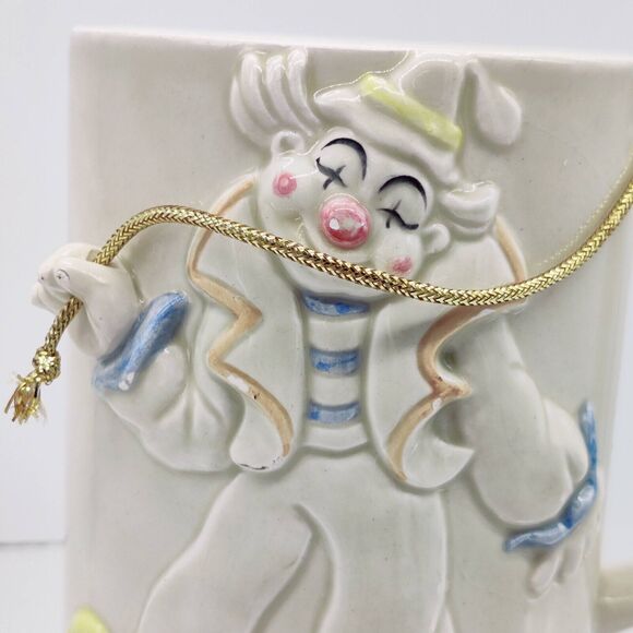 Vintage Enesco coffee mug cup raised clown with dog on leash 1980 - Picture 4 of 9